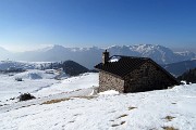 19 Panoramica sui Piani dell'Avaro e verso Baciamorti, Campelli, Grigne